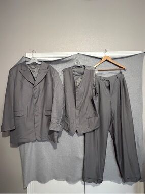 Vanetti Gray Pinstripe 3Pc Suit 44R Single-Breasted Notch Lapel